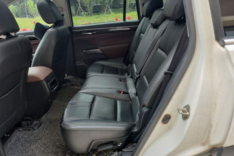 Used GAC Trumpchi GS8 2017 320T Two-Wheel Drive Luxury Smart Connectivity Version (7 Seats) Left Rear Seat