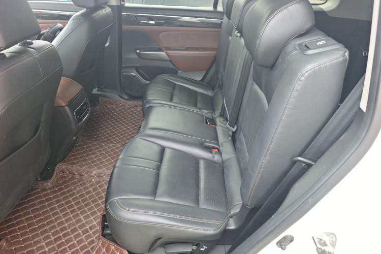 Used GAC Trumpchi GS8 2017 320T Two-Wheel Drive Luxury Smart Connectivity Version (7 Seats) Left Rear Seat
