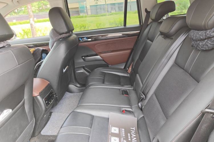 Used GAC Trumpchi GS8 2017 320T Two-Wheel Drive Luxury Smart Connectivity Version (7 Seats) Left Rear Seat