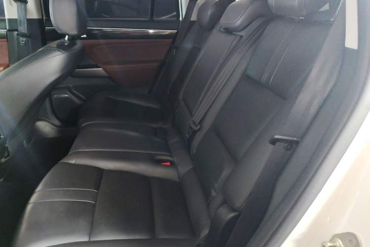 Used GAC Trumpchi GS8 2017 320T Two-Wheel Drive Luxury Smart Connectivity Version (7 Seats) Left Rear Seat