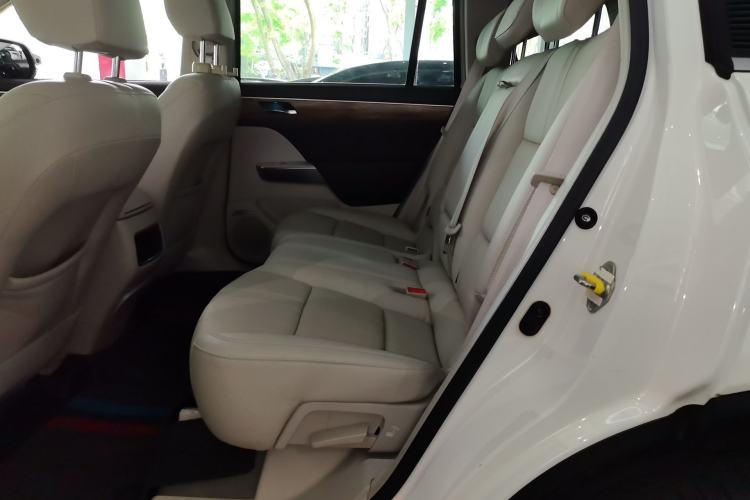 Used GAC Trumpchi GS8 2017 320T Two-Wheel Drive Luxury Smart Connectivity Version (7 Seats)