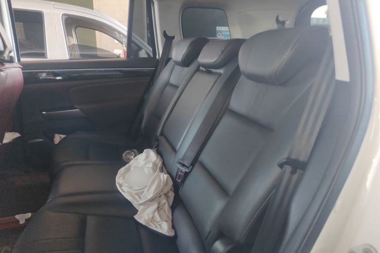 Used GAC Trumpchi GS8 2017 320T Two-Wheel Drive Luxury Smart Connectivity Version (7 Seats) Left Rear Seat