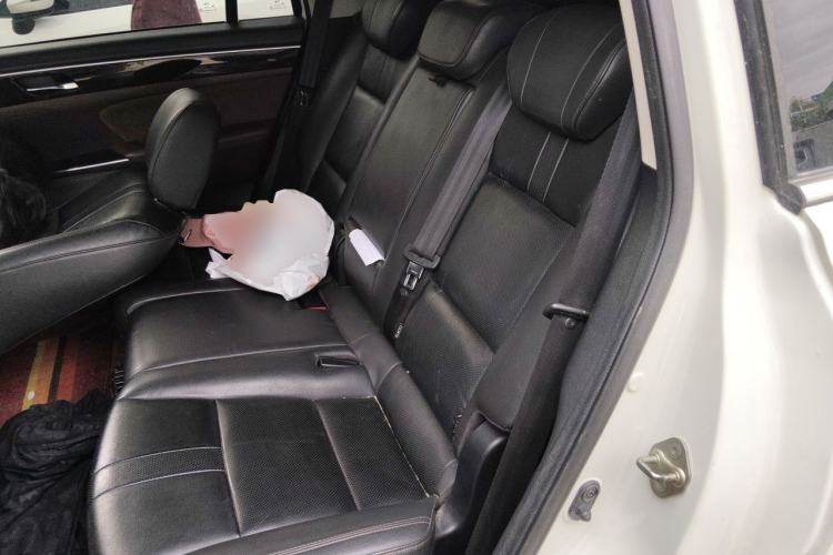 Used GAC Trumpchi GS8 2017 320T Two-Wheel Drive Luxury Smart Connectivity Version (7 Seats) Left Rear Seat