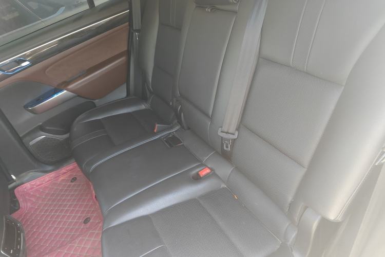 Used GAC Trumpchi GS8 2017 320T Two-Wheel Drive Luxury Smart Connectivity Version (7 Seats) Left Rear Seat