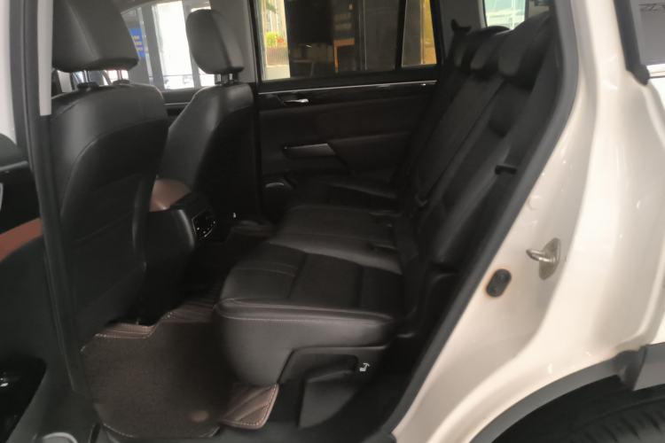 Used GAC Trumpchi GS8 2017 320T Two-Wheel Drive Luxury Smart Connectivity Version (7 Seats) Left Rear Seat