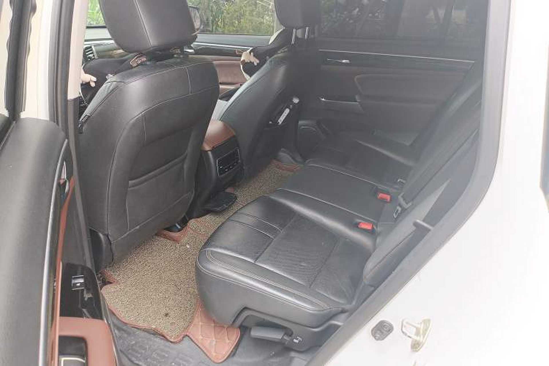 Used GAC Trumpchi GS8 2017 320T Two-Wheel Drive Luxury Smart Connectivity Version (7 Seats) Left Rear Seat