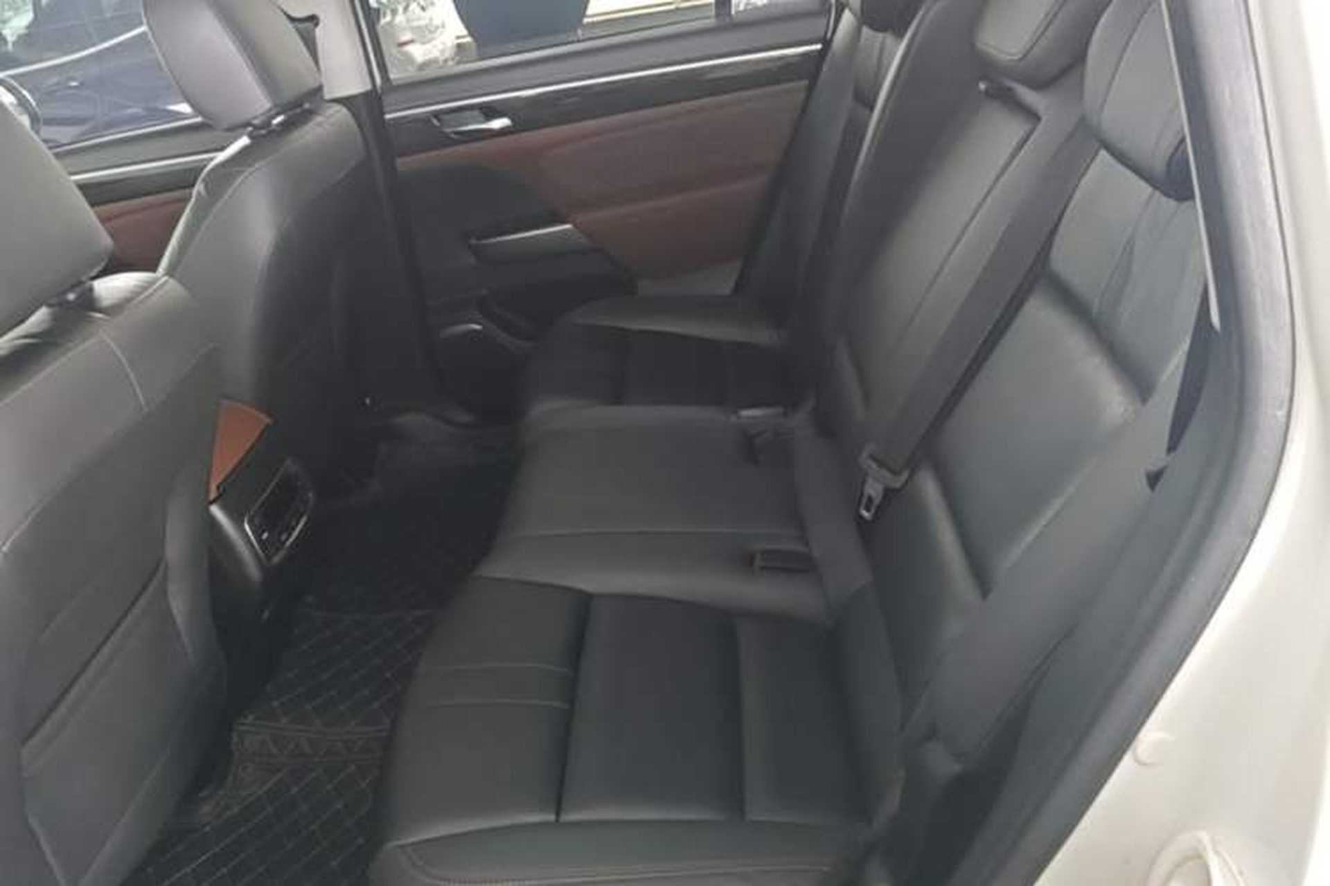 Used GAC Trumpchi GS8 2017 320T Two-Wheel Drive Luxury Smart Connectivity Version (7 Seats) Left Rear Seat