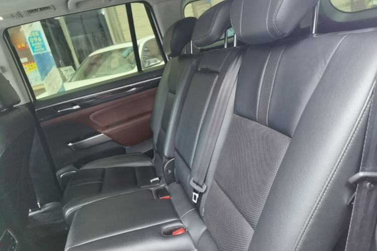 Used GAC Trumpchi GS8 2017 320T Two-Wheel Drive Luxury Smart Connectivity Version (7 Seats) Left Rear Seat