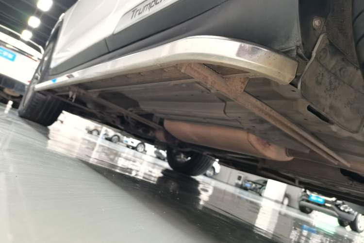 Used GAC Trumpchi GS8 2017 320T Two-Wheel Drive Luxury Smart Connectivity Version (7 Seats) Left Side Sill