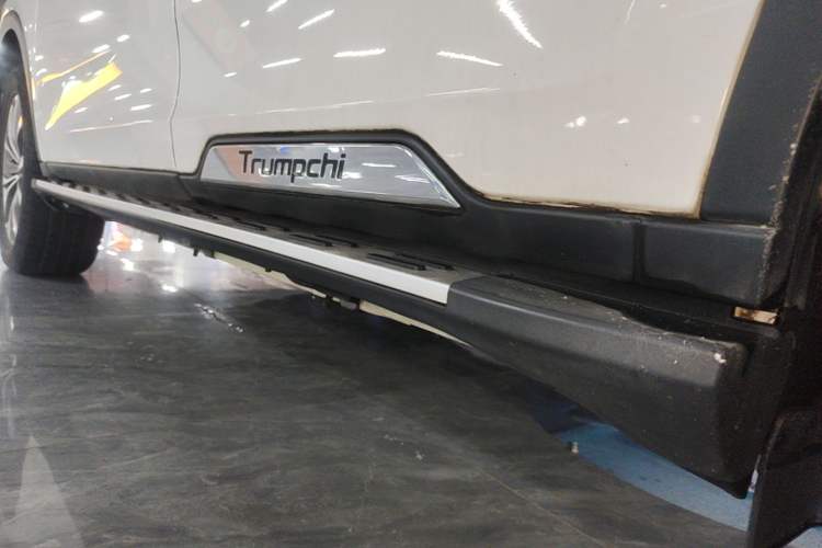 Used GAC Trumpchi GS8 2017 320T Two-Wheel Drive Luxury Smart Connectivity Version (7 Seats) Left Side Sill