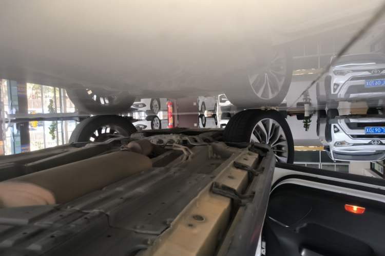Used GAC Trumpchi GS8 2017 320T Two-Wheel Drive Luxury Smart Connectivity Version (7 Seats) Left Side Sill