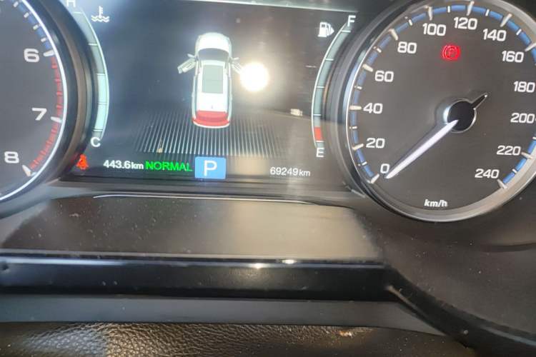 Used GAC Trumpchi GS8 2017 320T Two-Wheel Drive Luxury Smart Connectivity Version (7 Seats) Odometer Close Up