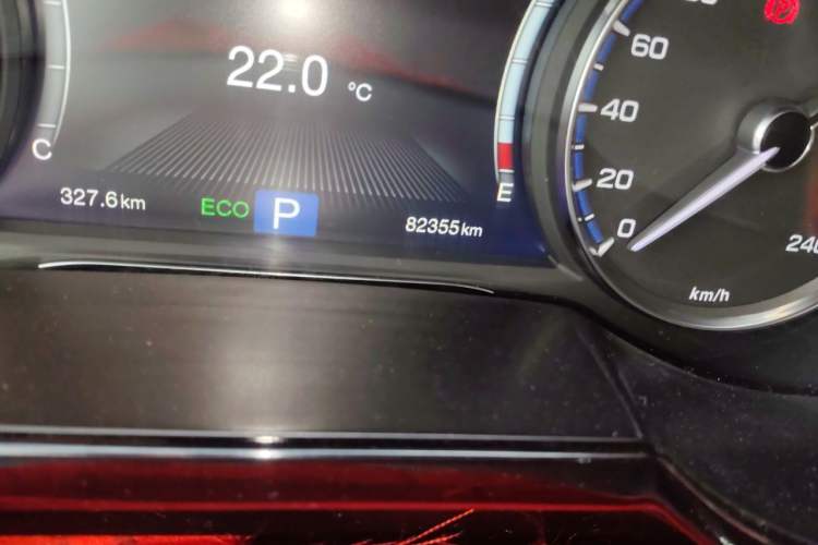 Used GAC Trumpchi GS8 2017 320T Two-Wheel Drive Luxury Smart Connectivity Version (7 Seats) Odometer Close Up