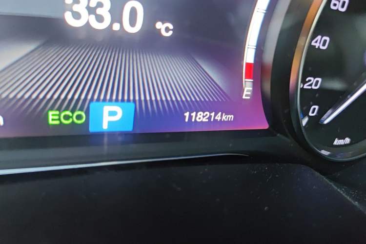 Used GAC Trumpchi GS8 2017 320T Two-Wheel Drive Luxury Smart Connectivity Version (7 Seats) Odometer Close Up