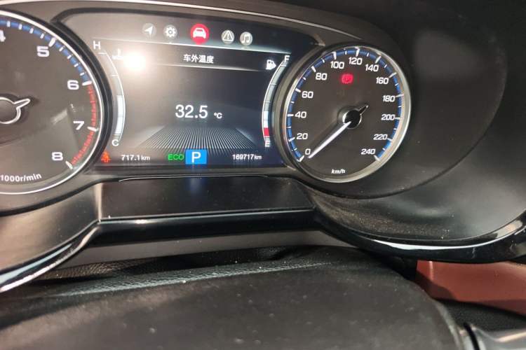 Used GAC Trumpchi GS8 2017 320T Two-Wheel Drive Luxury Smart Connectivity Version (7 Seats) Odometer Close Up
