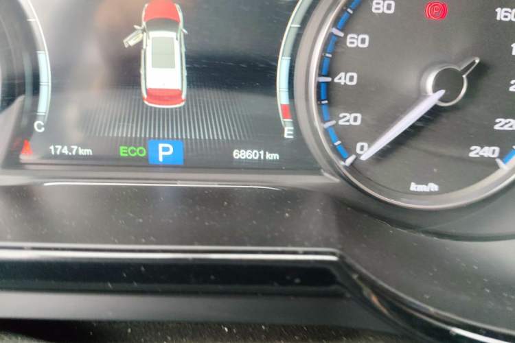 Used GAC Trumpchi GS8 2017 320T Two-Wheel Drive Luxury Smart Connectivity Version (7 Seats) Odometer Close Up
