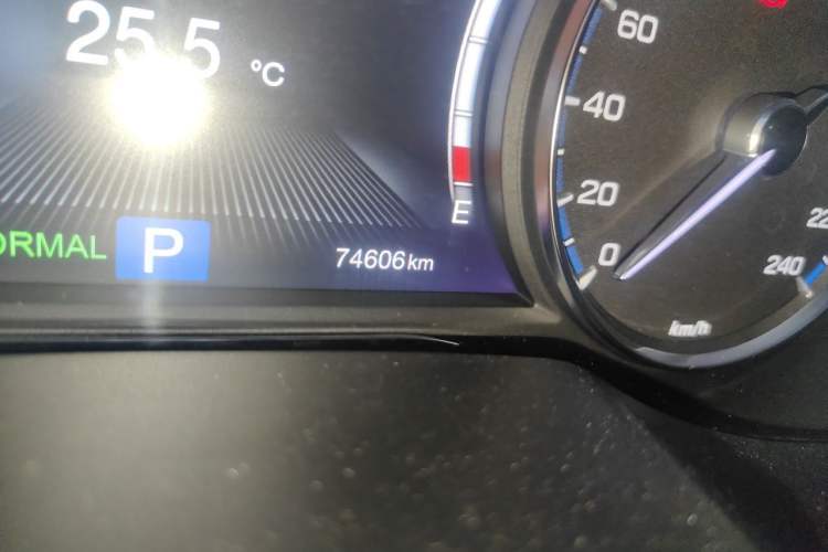 Used GAC Trumpchi GS8 2017 320T Two-Wheel Drive Luxury Smart Connectivity Version (7 Seats) Odometer Close Up