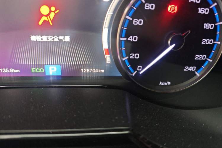 Used GAC Trumpchi GS8 2017 320T Two-Wheel Drive Luxury Smart Connectivity Version (7 Seats) Odometer Close Up