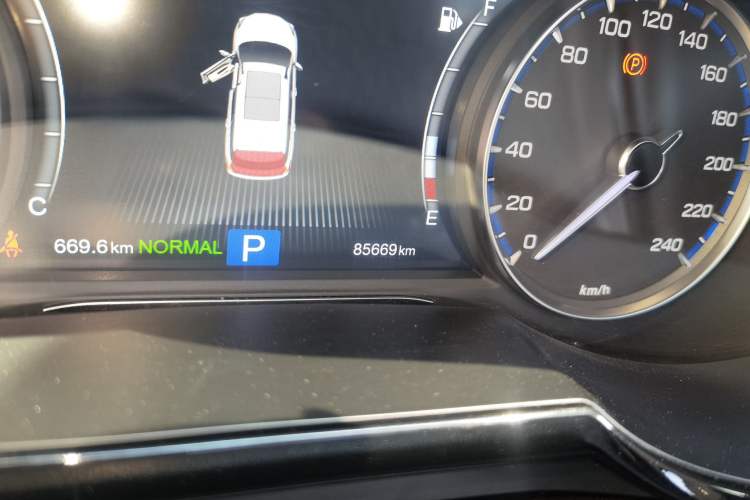 Used GAC Trumpchi GS8 2017 320T Four-Wheel Drive Luxury Smart Connectivity Version (7 Seats) Odometer Close Up