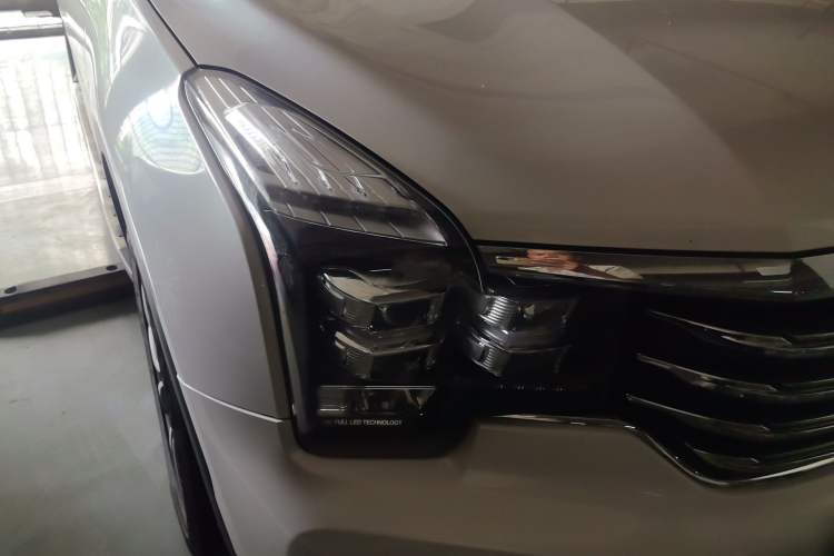 Used GAC Trumpchi GS8 2017 320T Two-Wheel Drive Luxury Smart Connectivity Version (7 Seats) Right Front Headlight