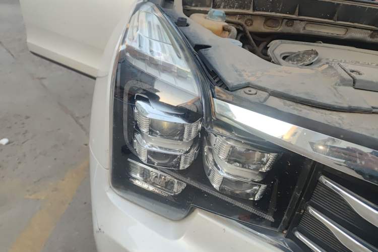 Used GAC Trumpchi GS8 2017 320T Two-Wheel Drive Luxury Smart Connectivity Version (7 Seats) Right Front Headlight