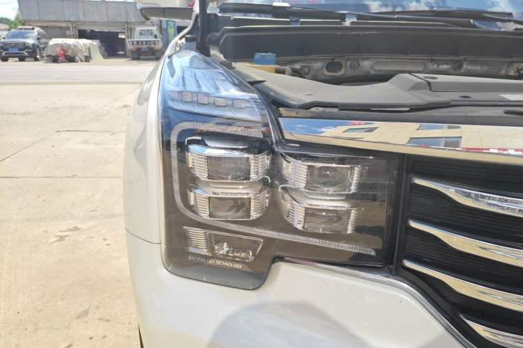 Used GAC Trumpchi GS8 2017 320T Two-Wheel Drive Luxury Smart Connectivity Version (7 Seats) Right Front Headlight