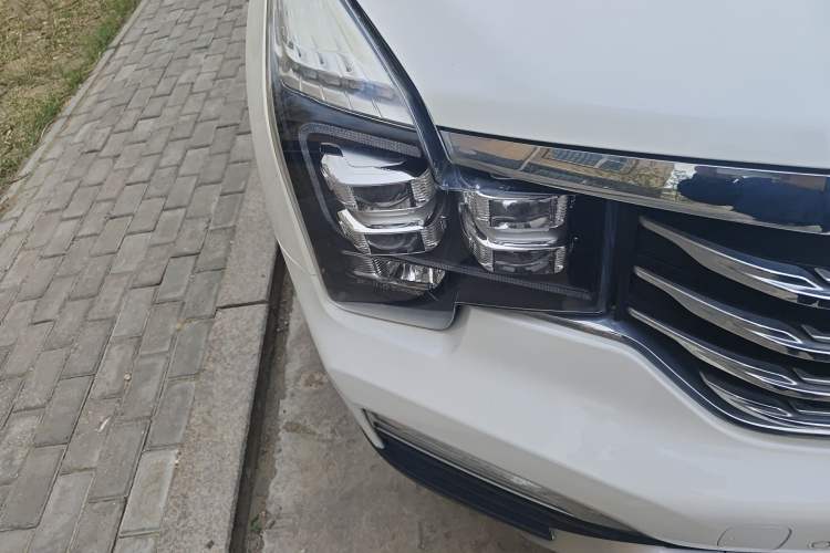Used GAC Trumpchi GS8 2017 320T Two-Wheel Drive Luxury Smart Connectivity Version (7 Seats) Right Front Headlight