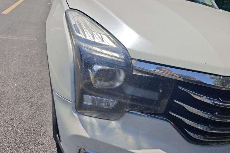 Used GAC Trumpchi GS8 2017 320T Two-Wheel Drive Luxury Edition (7 Seats) Right Front Headlight