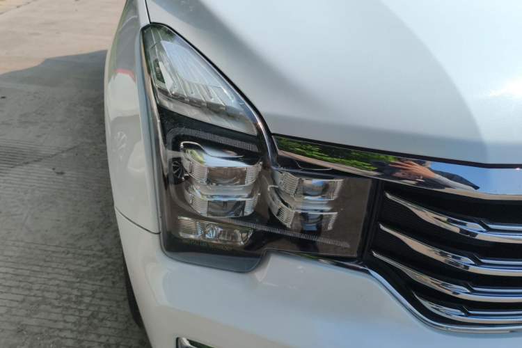 Used GAC Trumpchi GS8 2017 320T Two-Wheel Drive Luxury Smart Connectivity Version (7 Seats) Right Front Headlight