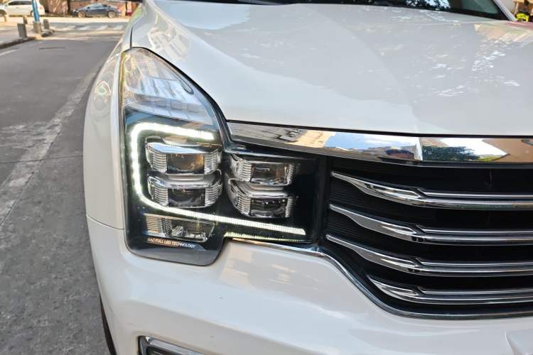 Used GAC Trumpchi GS8 2017 320T Two-Wheel Drive Luxury Smart Connectivity Version (7 Seats) Right Front Headlight