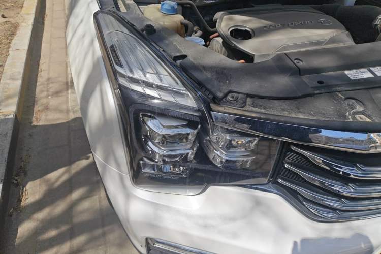 Used GAC Trumpchi GS8 2017 320T Two-Wheel Drive Luxury Smart Connectivity Version (7 Seats) Right Front Headlight