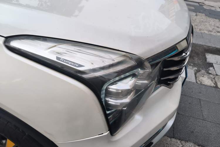Used GAC Trumpchi GS8 2017 320T Two-Wheel Drive Luxury Smart Connectivity Version (7 Seats) Right Front Headlight