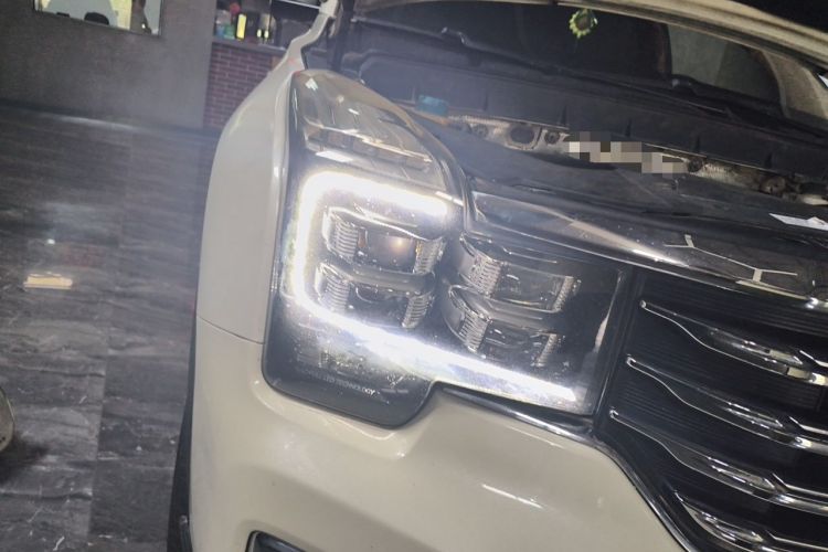 Used GAC Trumpchi GS8 2017 320T Two-Wheel Drive Luxury Smart Connectivity Version (7 Seats) Right Front Headlight