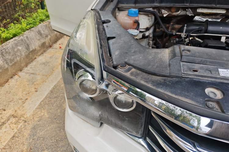 Used GAC Trumpchi GS8 2017 320T Four-Wheel Drive Supreme Edition (7-seater) Right Front Headlight
