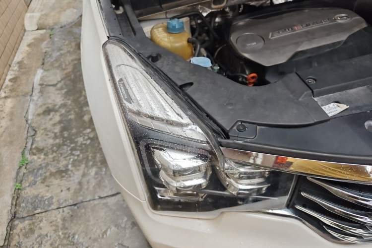 Used GAC Trumpchi GS8 2017 320T Two-Wheel Drive Luxury Smart Connectivity Version (7 Seats) Right Front Headlight