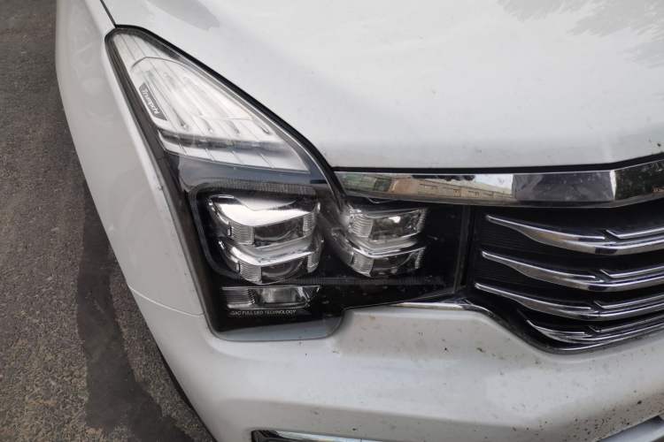 Used GAC Trumpchi GS8 2017 320T Two-Wheel Drive Luxury Smart Connectivity Version (7 Seats) Right Front Headlight
