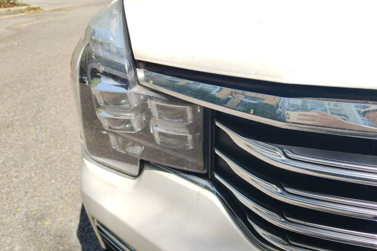 Used GAC Trumpchi GS8 2017 320T Two-Wheel Drive Luxury Smart Connectivity Version (7 Seats) Right Front Headlight