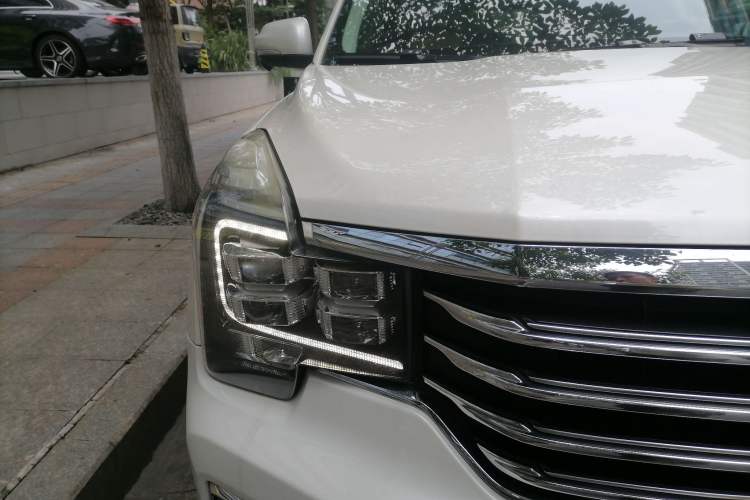Used GAC Trumpchi GS8 2017 320T Two-Wheel Drive Luxury Smart Connectivity Version (7 Seats) Right Front Headlight