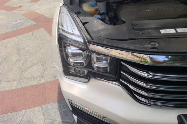 Used GAC Trumpchi GS8 2017 320T Two-Wheel Drive Luxury Smart Connectivity Version (7 Seats) Right Front Headlight