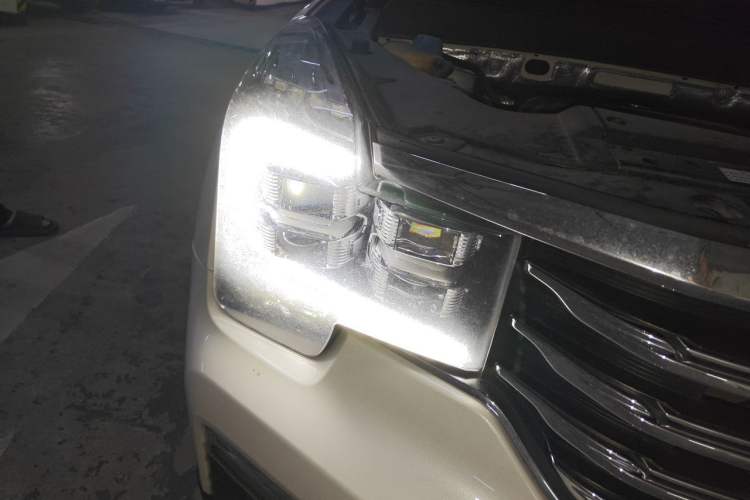 Used GAC Trumpchi GS8 2017 320T Two-Wheel Drive Luxury Smart Connectivity Version (7 Seats) Right Front Headlight