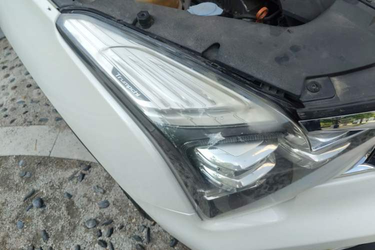 Used GAC Trumpchi GS8 2017 320T Two-Wheel Drive Luxury Smart Connectivity Version (7 Seats) Right Front Headlight