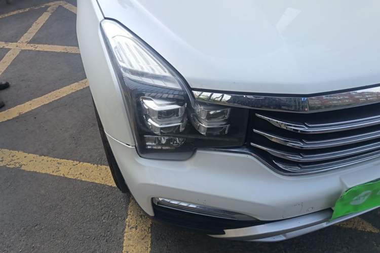 Used GAC Trumpchi GS8 2017 320T Two-Wheel Drive Luxury Smart Connectivity Version (7 Seats) Right Front Headlight