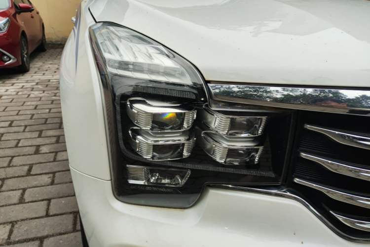 Used GAC Trumpchi GS8 2017 320T Two-Wheel Drive Luxury Smart Connectivity Version (7 Seats) Right Front Headlight