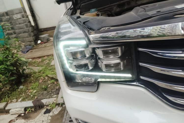Used GAC Trumpchi GS8 2017 320T Two-Wheel Drive Luxury Smart Connectivity Version (7 Seats) Right Front Headlight