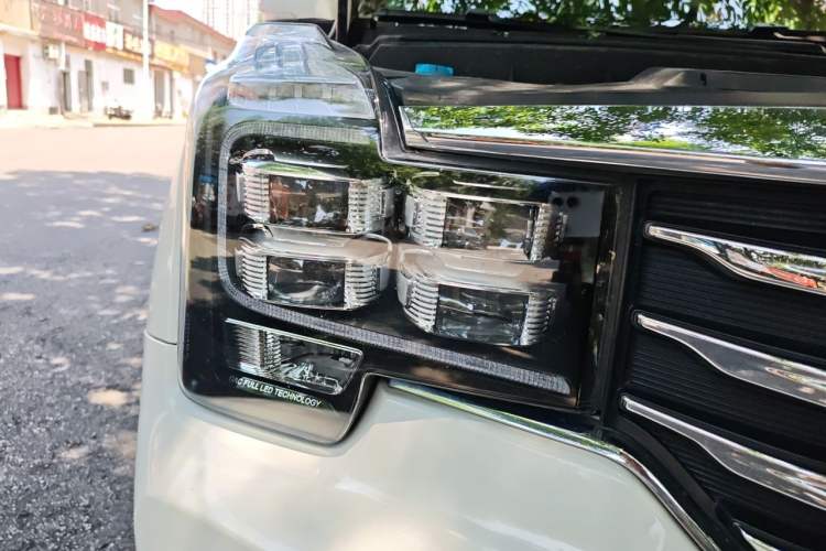 Used GAC Trumpchi GS8 2017 320T Two-Wheel Drive Luxury Smart Connectivity Version (7 Seats) Right Front Headlight