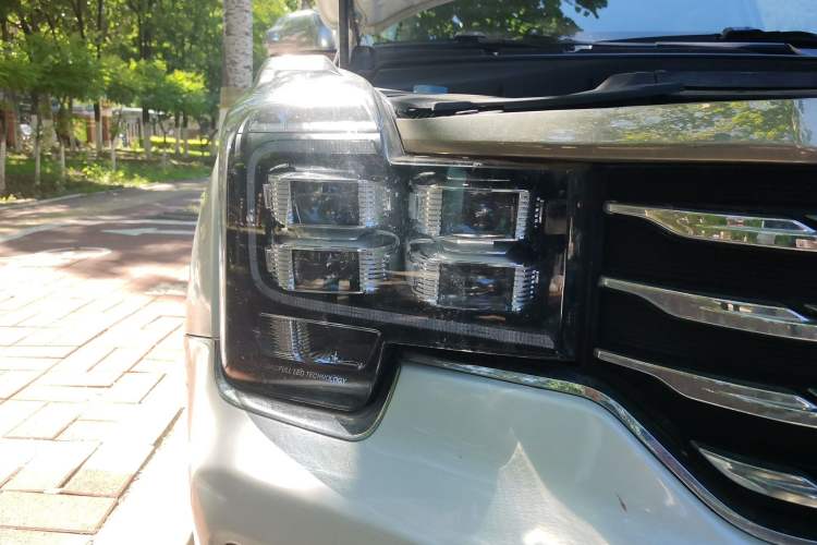 Used GAC Trumpchi GS8 2017 320T Two-Wheel Drive Luxury Smart Connectivity Version (7 Seats) Right Front Headlight