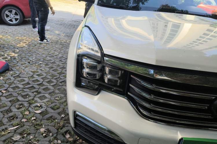 Used GAC Trumpchi GS8 2017 320T Two-Wheel Drive Luxury Smart Connectivity Version (7 Seats) Right Front Headlight