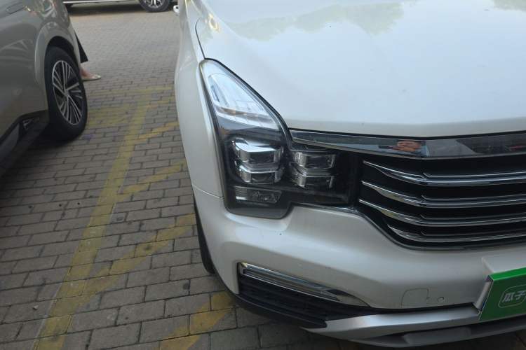 Used GAC Trumpchi GS8 2017 320T Two-Wheel Drive Luxury Smart Connectivity Version (7 Seats) Right Front Headlight
