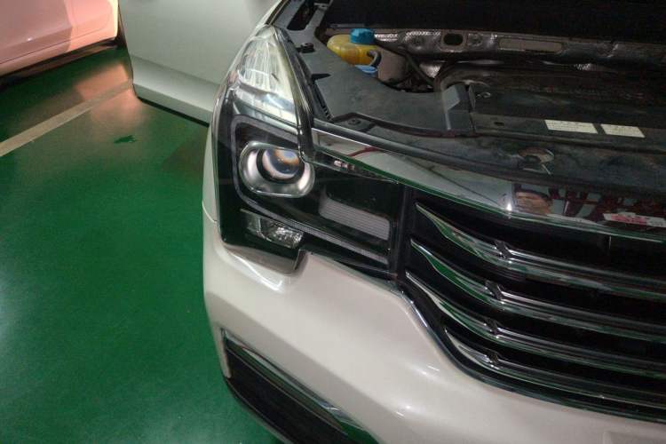 Used GAC Trumpchi GS8 2017 320T Two-Wheel Drive Luxury Edition (7 Seats) Right Front Headlight