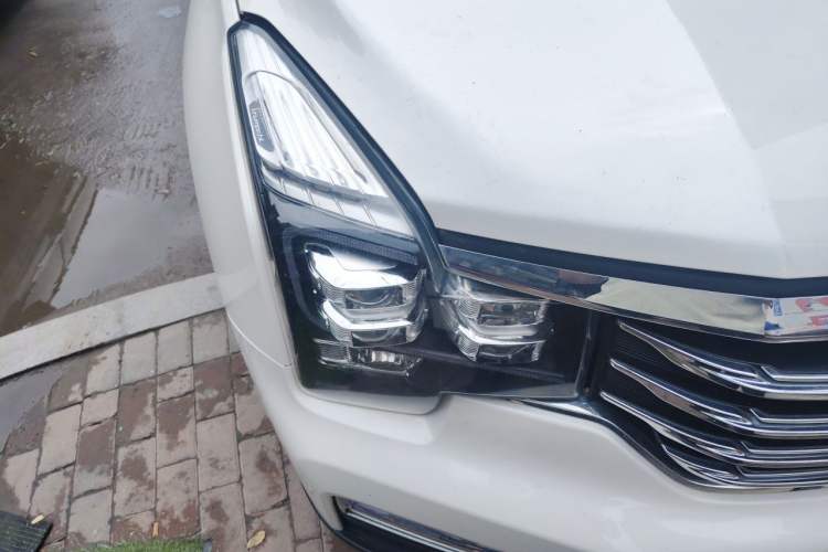Used GAC Trumpchi GS8 2017 320T Four-Wheel Drive Luxury Smart Connectivity Version (7 Seats) Right Front Headlight